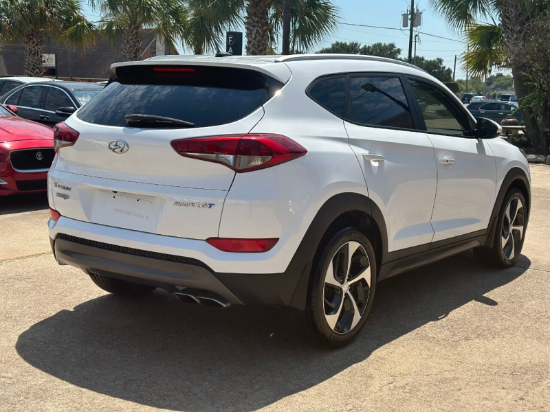 Hyundai Tucson 2016 price $12,800