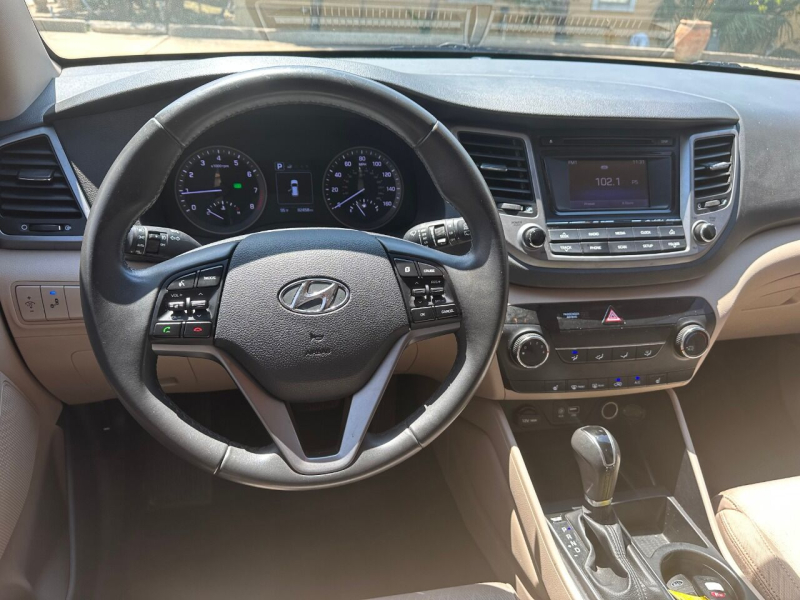 Hyundai Tucson 2016 price $12,800