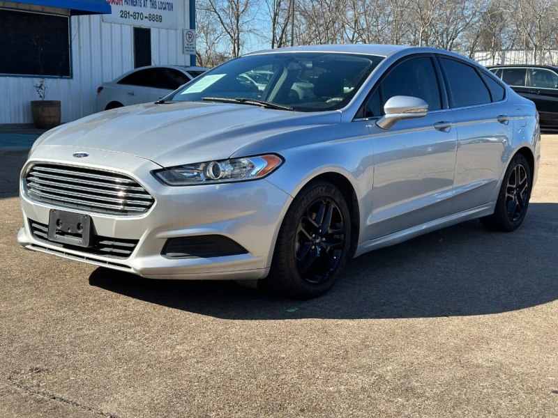 Ford Fusion 2016 price $13,900