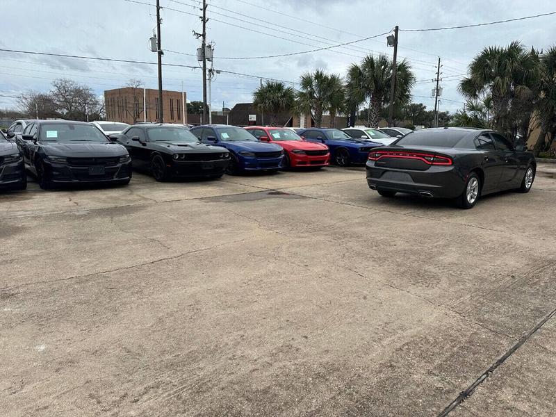 Dodge Charger 2020 price $18,900