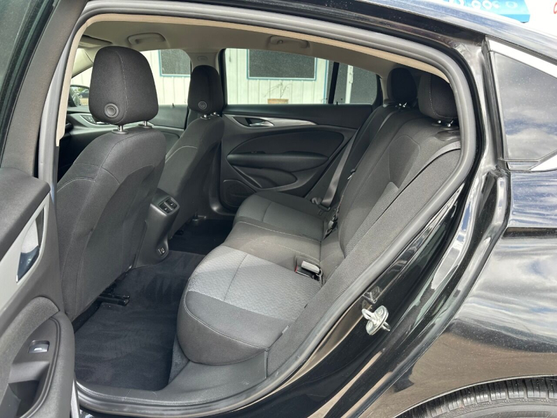 Buick Regal Sportback 2018 price $16,900