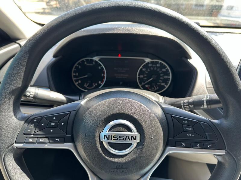 Nissan Altima 2019 price $15,900