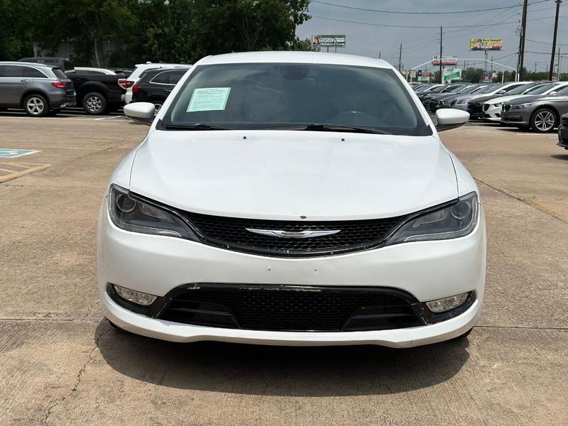 Chrysler 200 2015 price $10,900