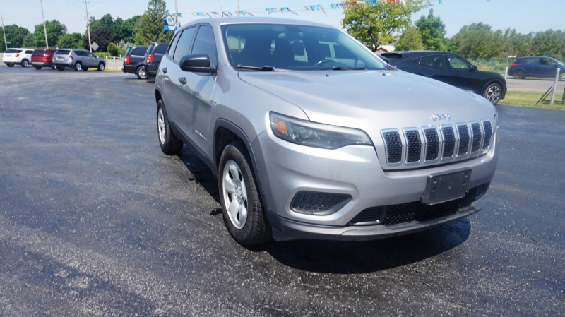 Jeep Cherokee 2019 price $14,900