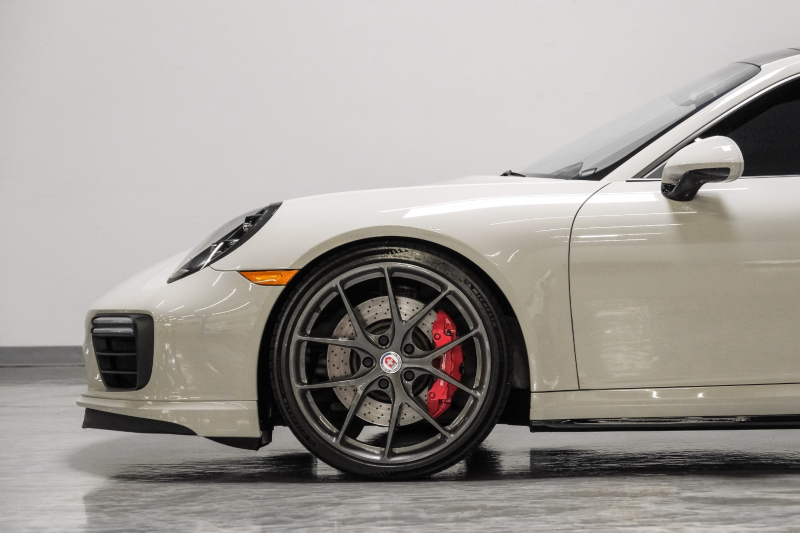 Porsche 911 2019 price $176,989