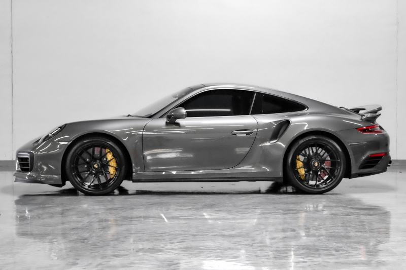 Porsche 911 2017 price $159,989