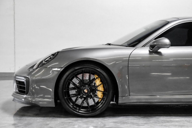 Porsche 911 2017 price $159,989