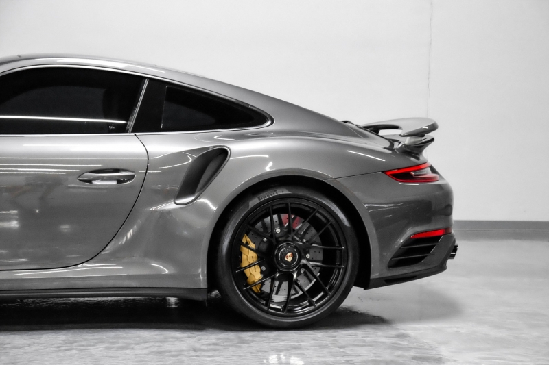 Porsche 911 2017 price $159,989