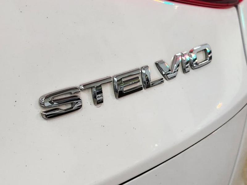 Alfa Romeo Stelvio 2018 price $18,690