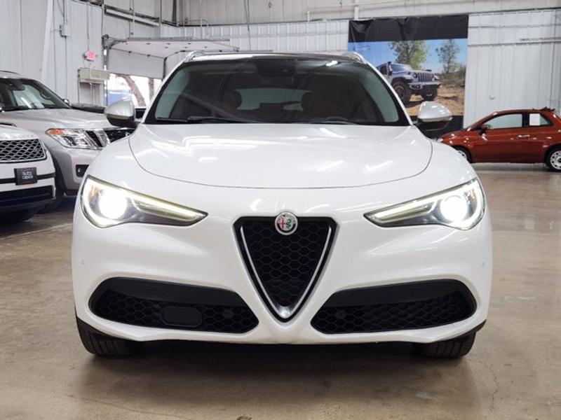 Alfa Romeo Stelvio 2018 price $18,690