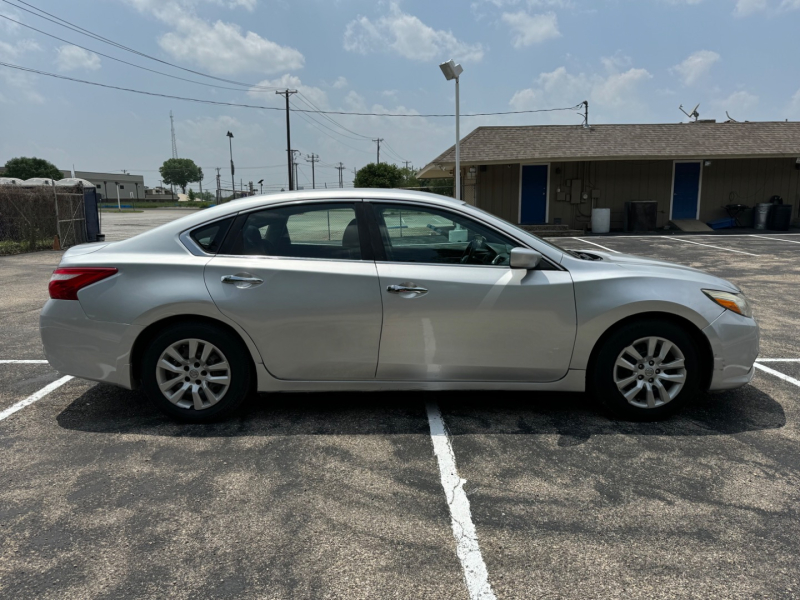 Nissan Altima 2016 price $5,595 Cash