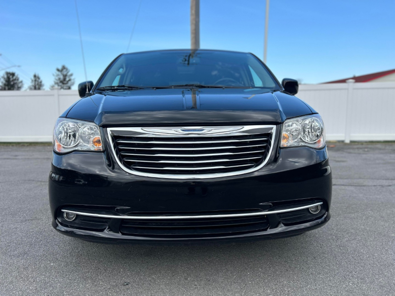 Chrysler Town & Country 2014 price $9,900