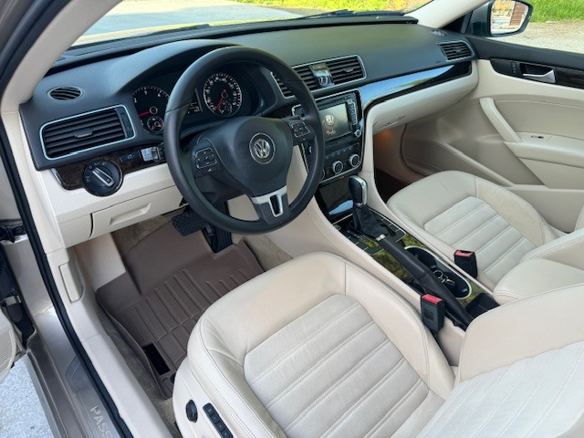 Volkswagen Passat TDI SEL PREMIUM *ONLY 35,275 Miles* 2015 price $17,990