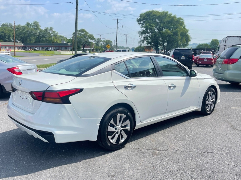 Nissan Altima 2019 price $15,499