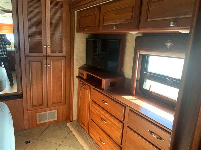 Freightliner Itasca 2014 price $123,000