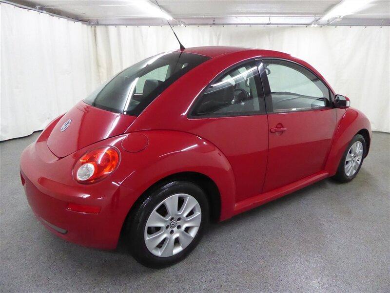 Volkswagen Beetle 2008 price $9,000