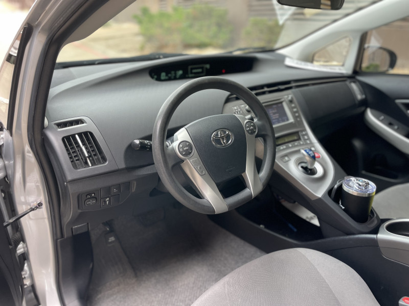 Toyota Prius 2015 price $9,998