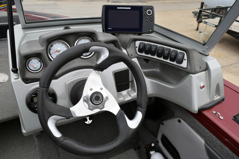 Tracker Targa V18 2016 price $29,490