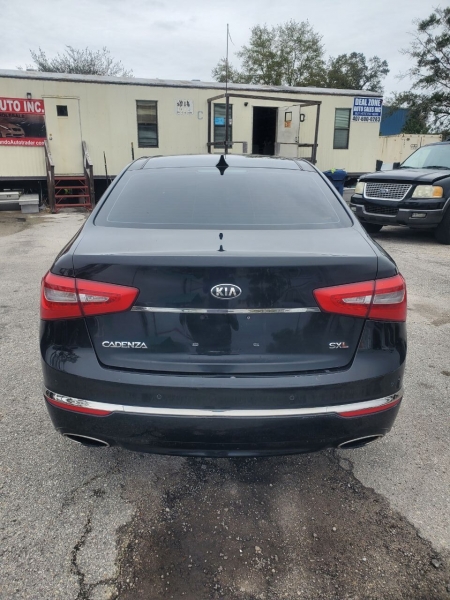 Kia Cadenza 2015 price $1,800