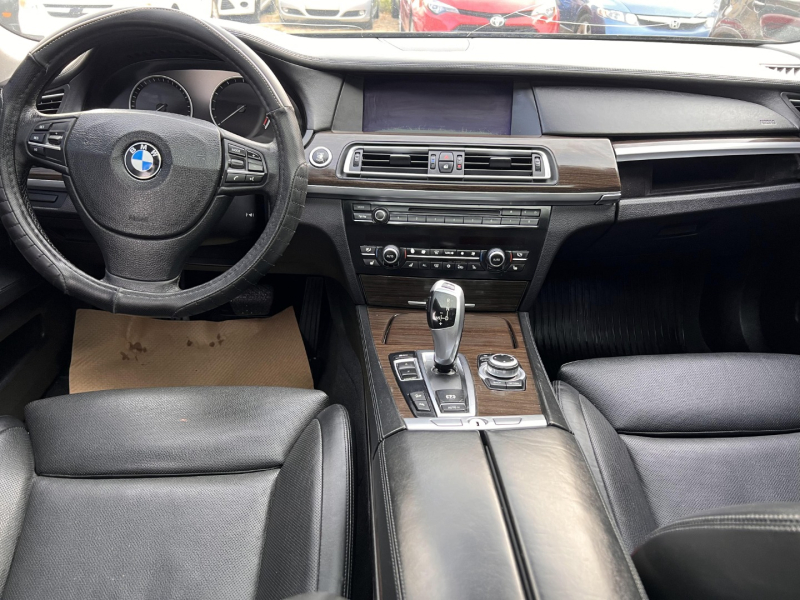 BMW 7-Series 2011 price $12,450