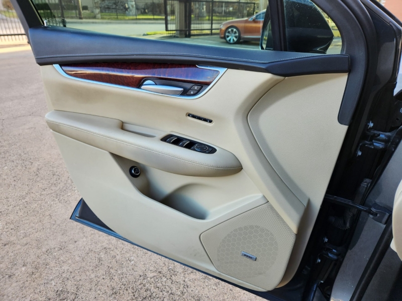 Cadillac XT5 2019 price $22,999 Cash