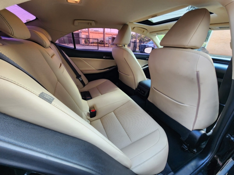 Lexus IS 200t 2016 price $17,999 Cash