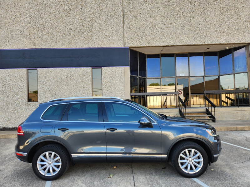 Volkswagen Touareg 2015 price $11,499 Cash