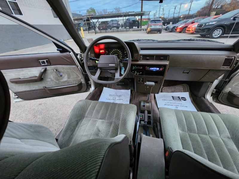 Toyota Camry 1985 price $9,999 Cash