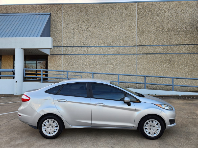Ford Fiesta 2015 price $4,999 Cash