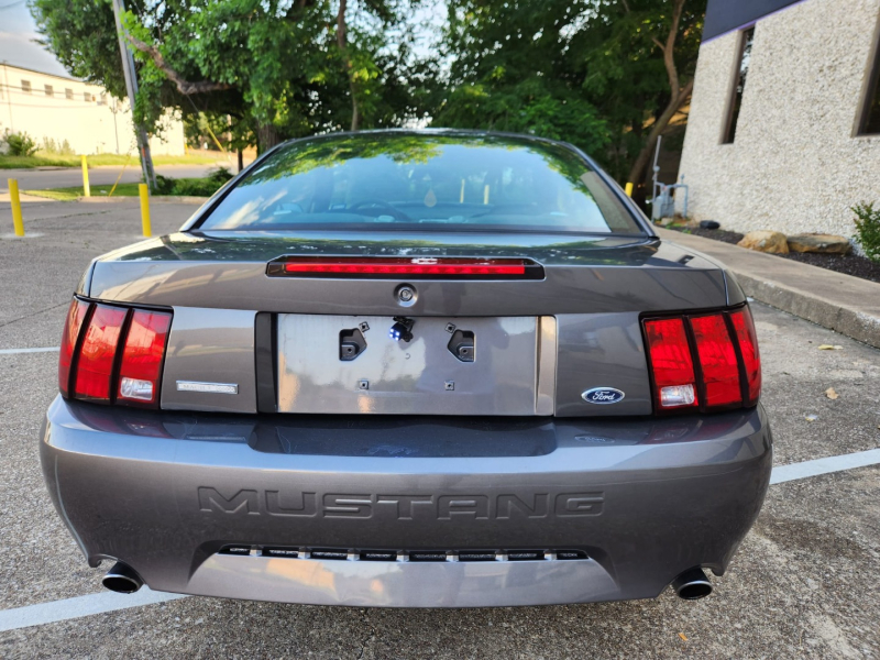 Ford Mustang 2003 price $9,999 Cash