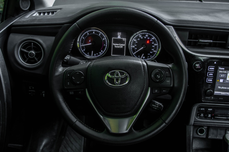 Toyota Corolla 2017 price $13,775