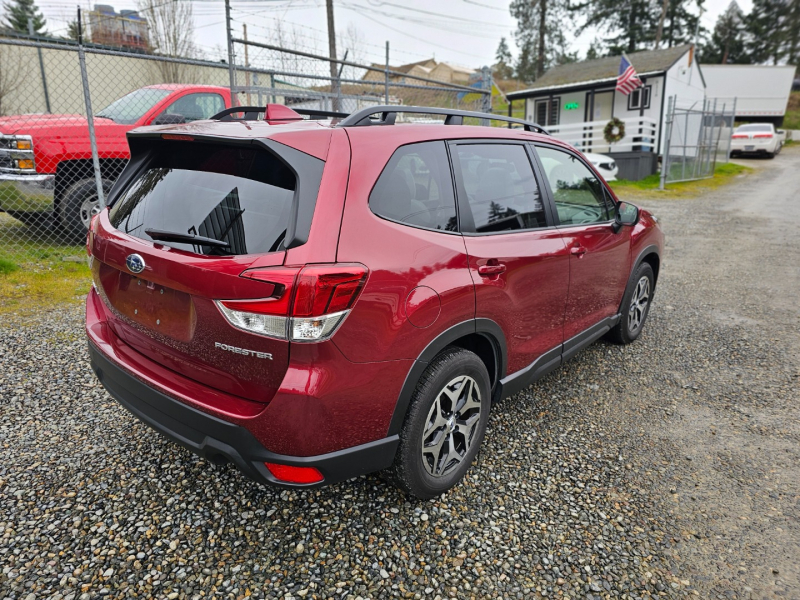 Subaru Forester 2022 price $18,999