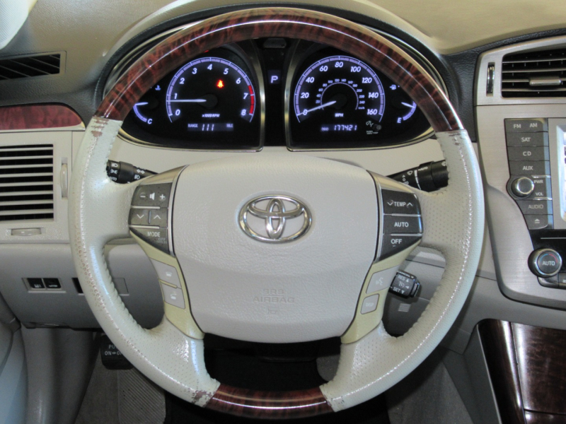 Toyota Avalon 2011 price $10,995