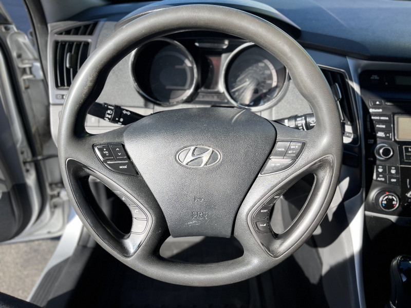 Hyundai Sonata Hybrid 2013 price $13,495