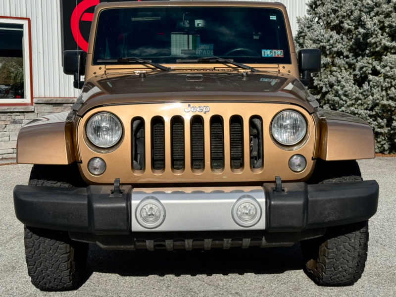 Jeep Wrangler Unlimited 2015 price $20,500
