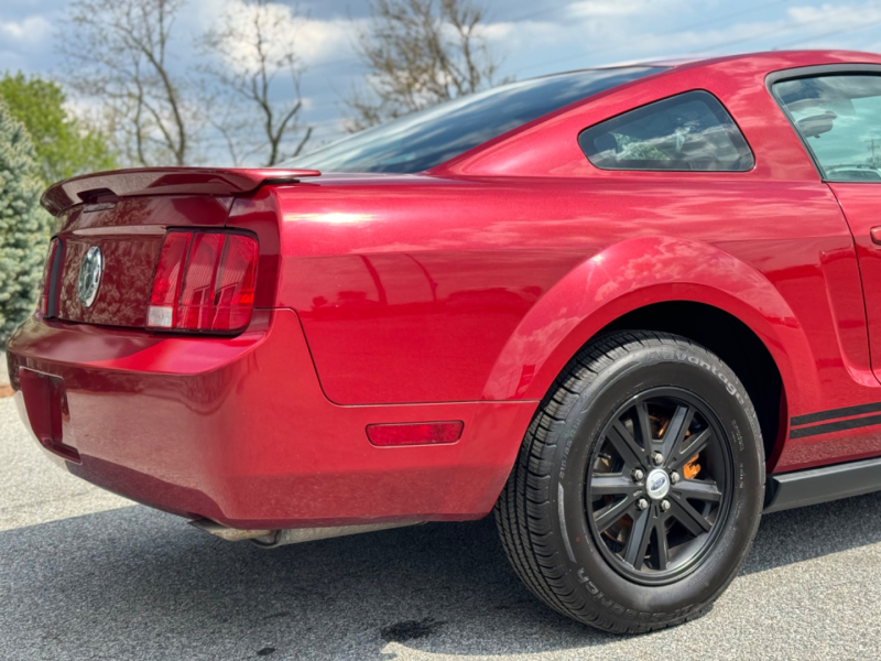 Ford Mustang 2009 price $10,995