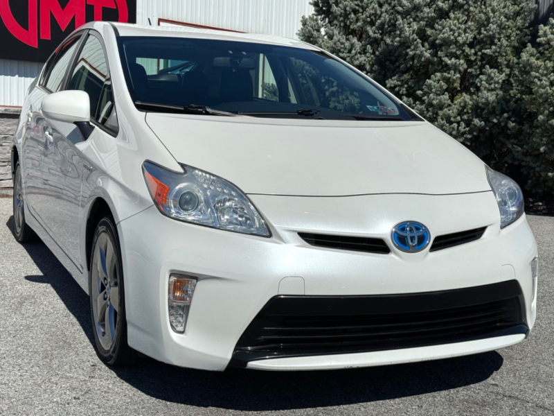 Toyota Prius 2013 price $10,500