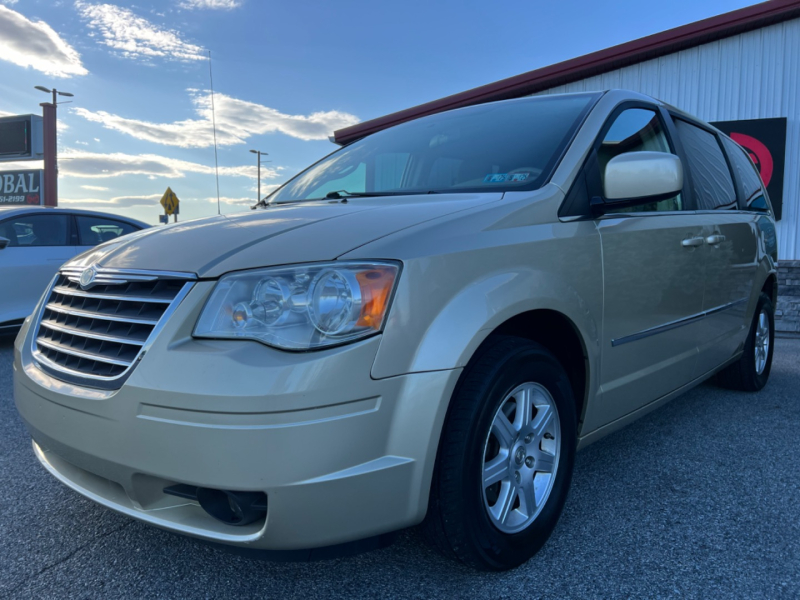 Chrysler Town & Country 2010 price $8,700