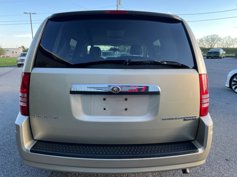 Chrysler Town & Country 2010 price $8,700