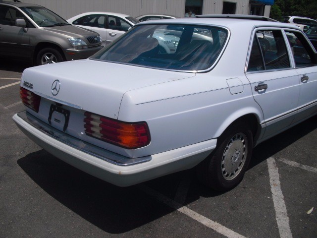 Mercedes-Benz 300 Series 1991 price $3,750