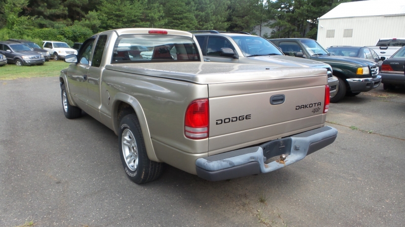 Dodge Dakota 2004 price 