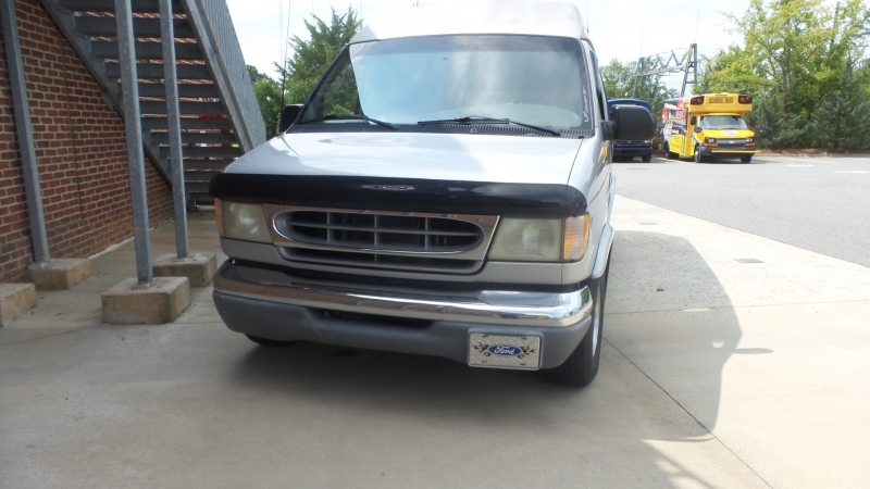 Ford Econoline Cargo Van 2002 price 