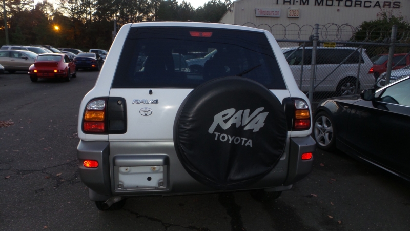 Toyota RAV4 2000 price 