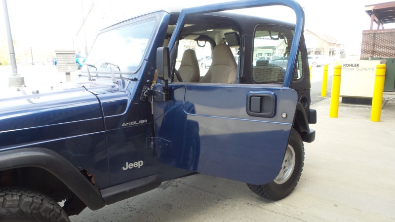 Jeep Wrangler 2001 price 