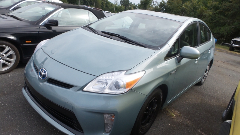 Toyota Prius 2012 price 