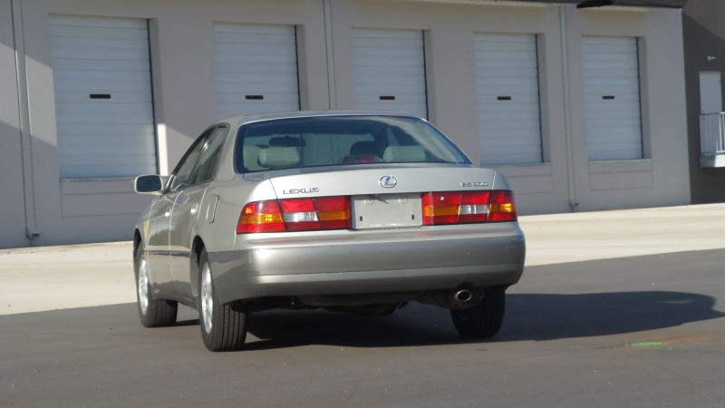 Lexus ES 300 Luxury Sport Sdn 1999 price 
