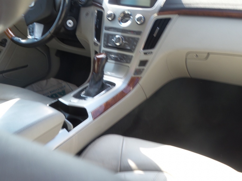 Cadillac CTS Wagon 2010 price $6,300