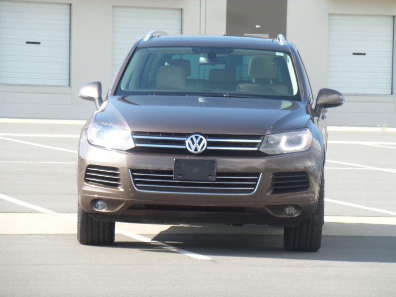Volkswagen Touareg 2013 price $11,900