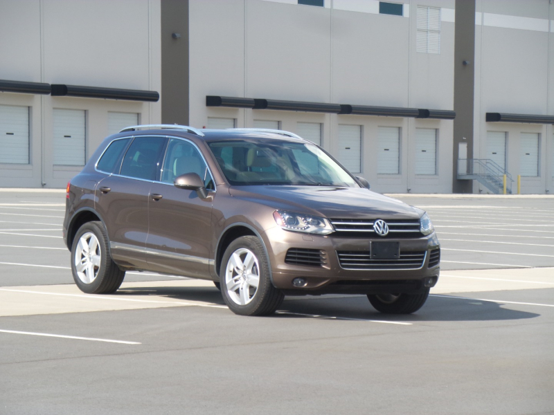 Volkswagen Touareg 2013 price $11,900