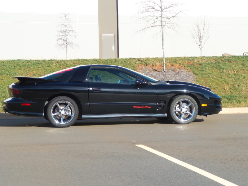 Pontiac Firebird 1998 price $19,300